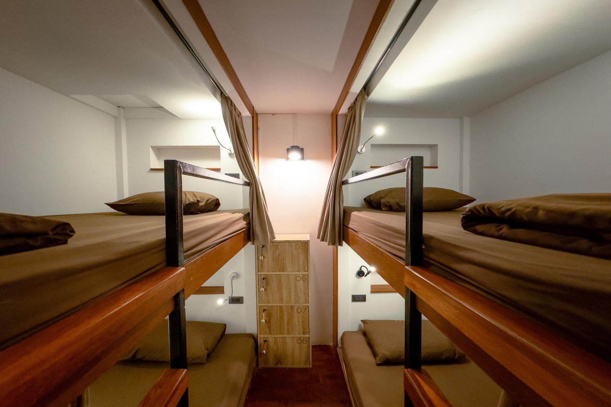 Once In A Blue Moon Cafe And Hostel Чиангмай Екстериор снимка