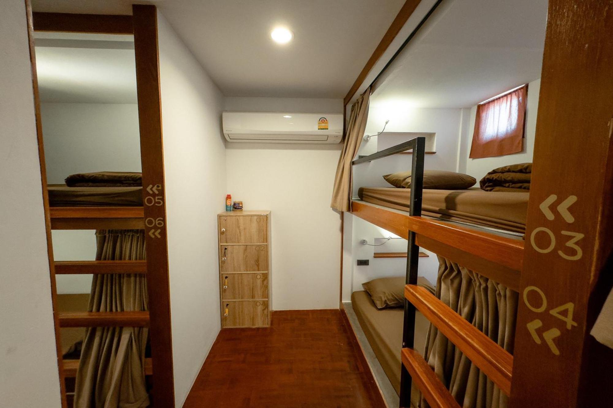 Once In A Blue Moon Cafe And Hostel Чиангмай Екстериор снимка